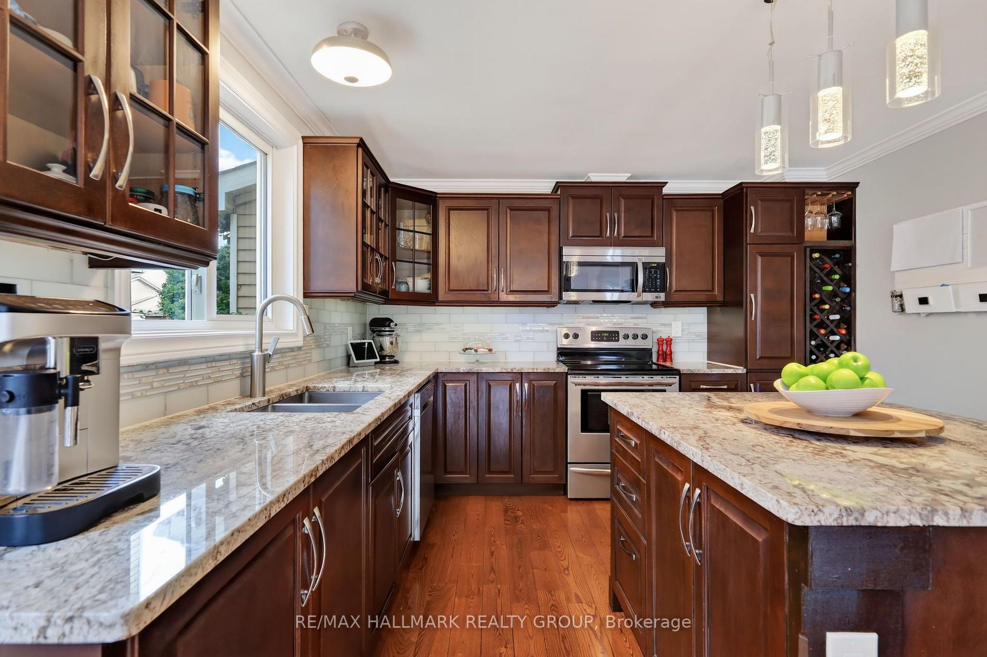 Photo 8 of 6109 Forestglen Crescent, Ottawa, Chapel Hill — HOMEH