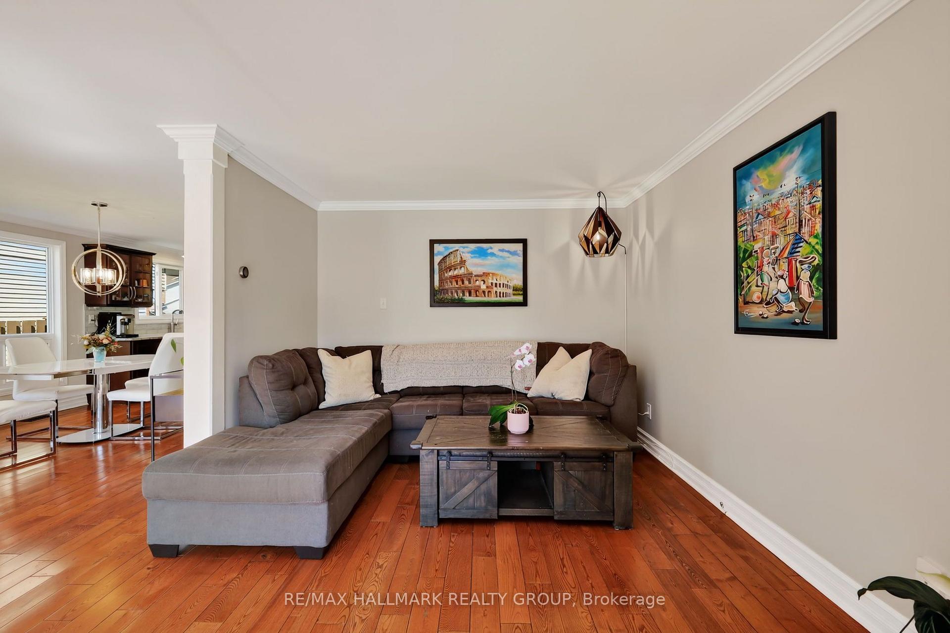 Photo 13 of 6109 Forestglen Crescent, Ottawa, Chapel Hill — HOMEH