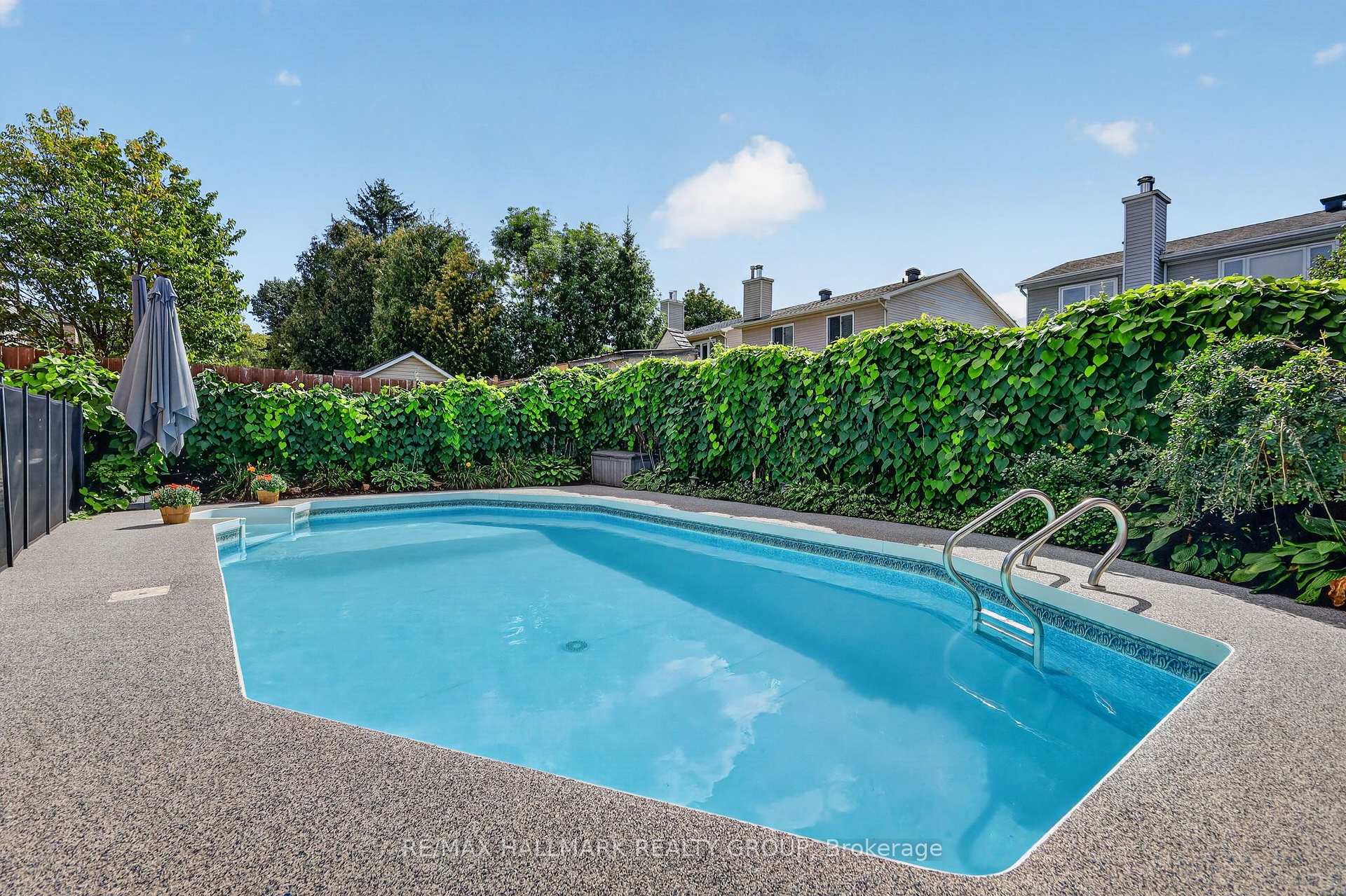 Photo 33 of 6109 Forestglen Crescent, Ottawa, Chapel Hill — HOMEH