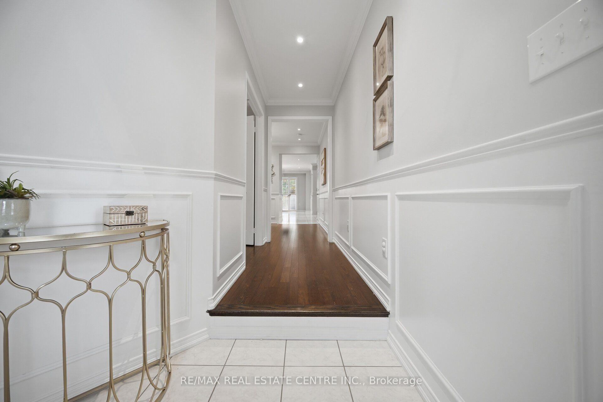 Photo 8 of 33 Mosely Crescent, Ajax, Central East — HOMEH