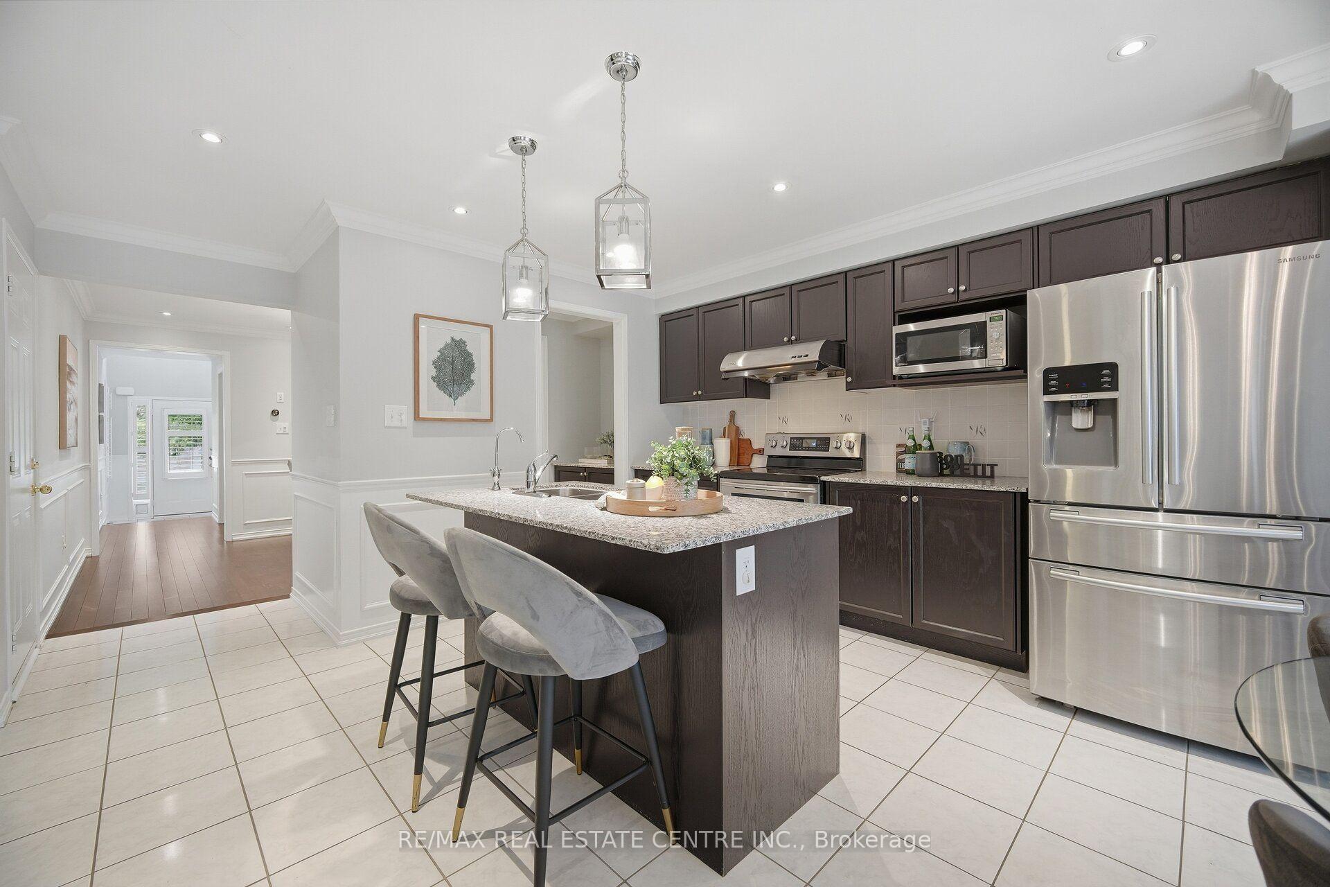 Photo 13 of 33 Mosely Crescent, Ajax, Central East — HOMEH