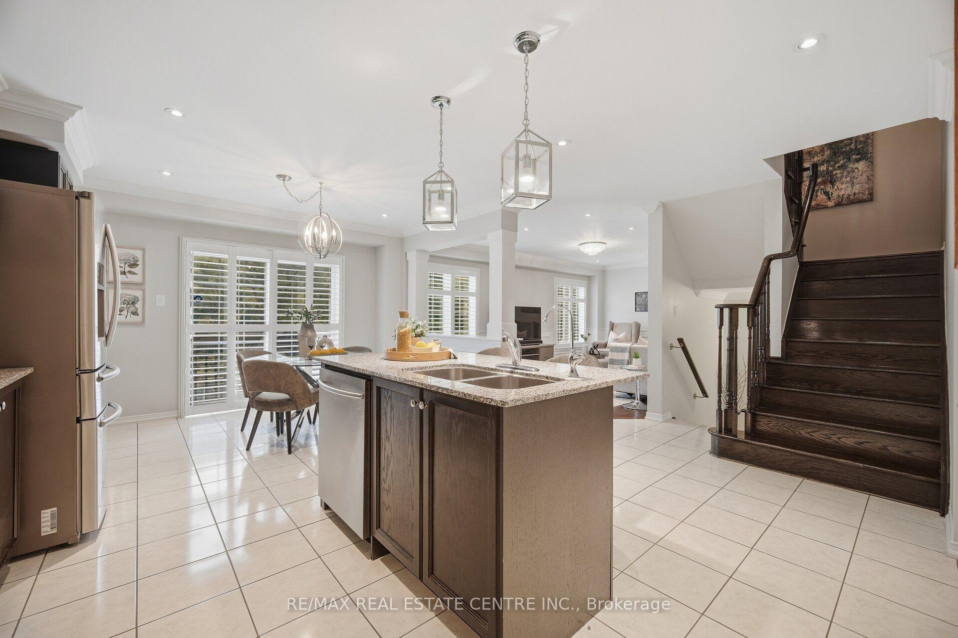 Photo 16 of 33 Mosely Crescent, Ajax, Central East — HOMEH