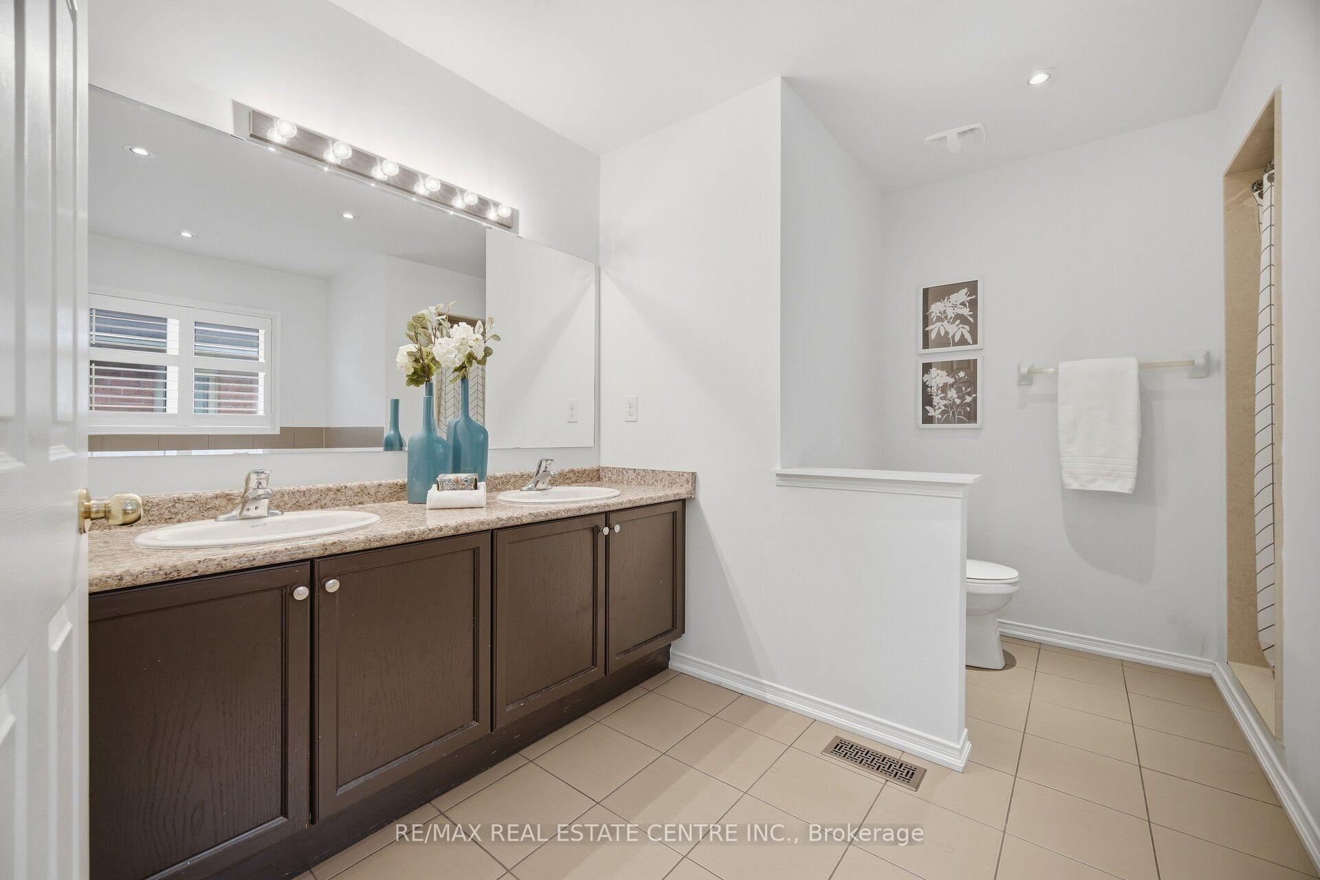 Photo 27 of 33 Mosely Crescent, Ajax, Central East — HOMEH