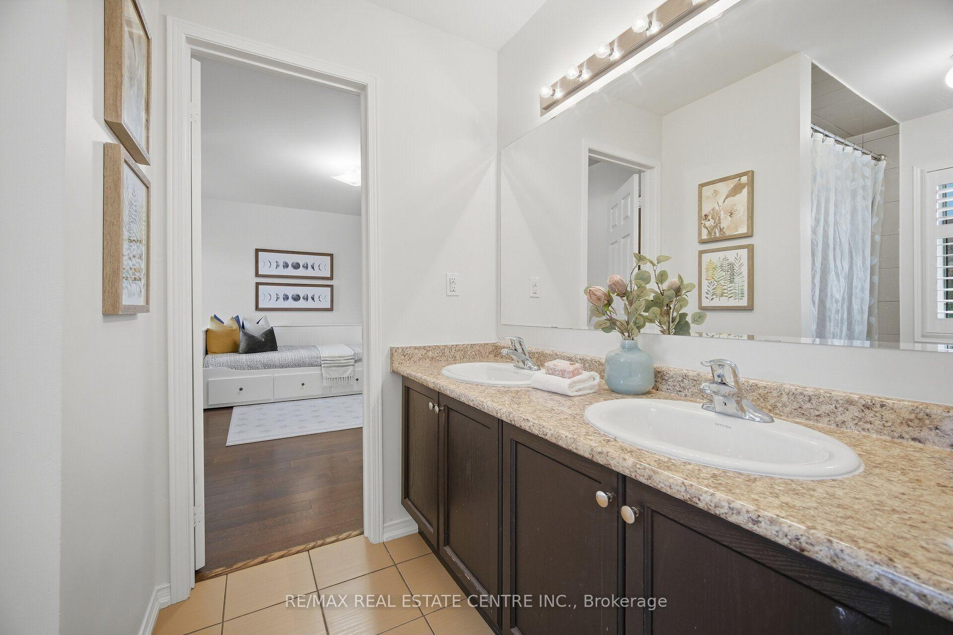 Photo 32 of 33 Mosely Crescent, Ajax, Central East — HOMEH