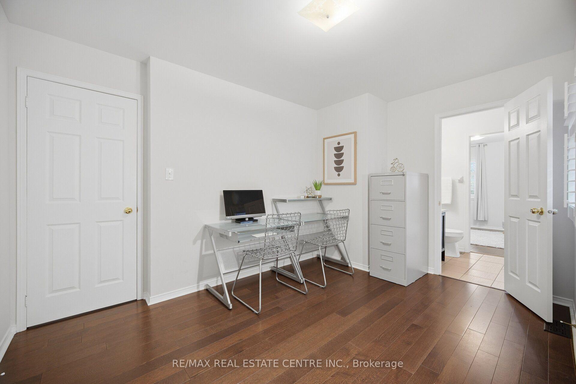 Photo 37 of 33 Mosely Crescent, Ajax, Central East — HOMEH