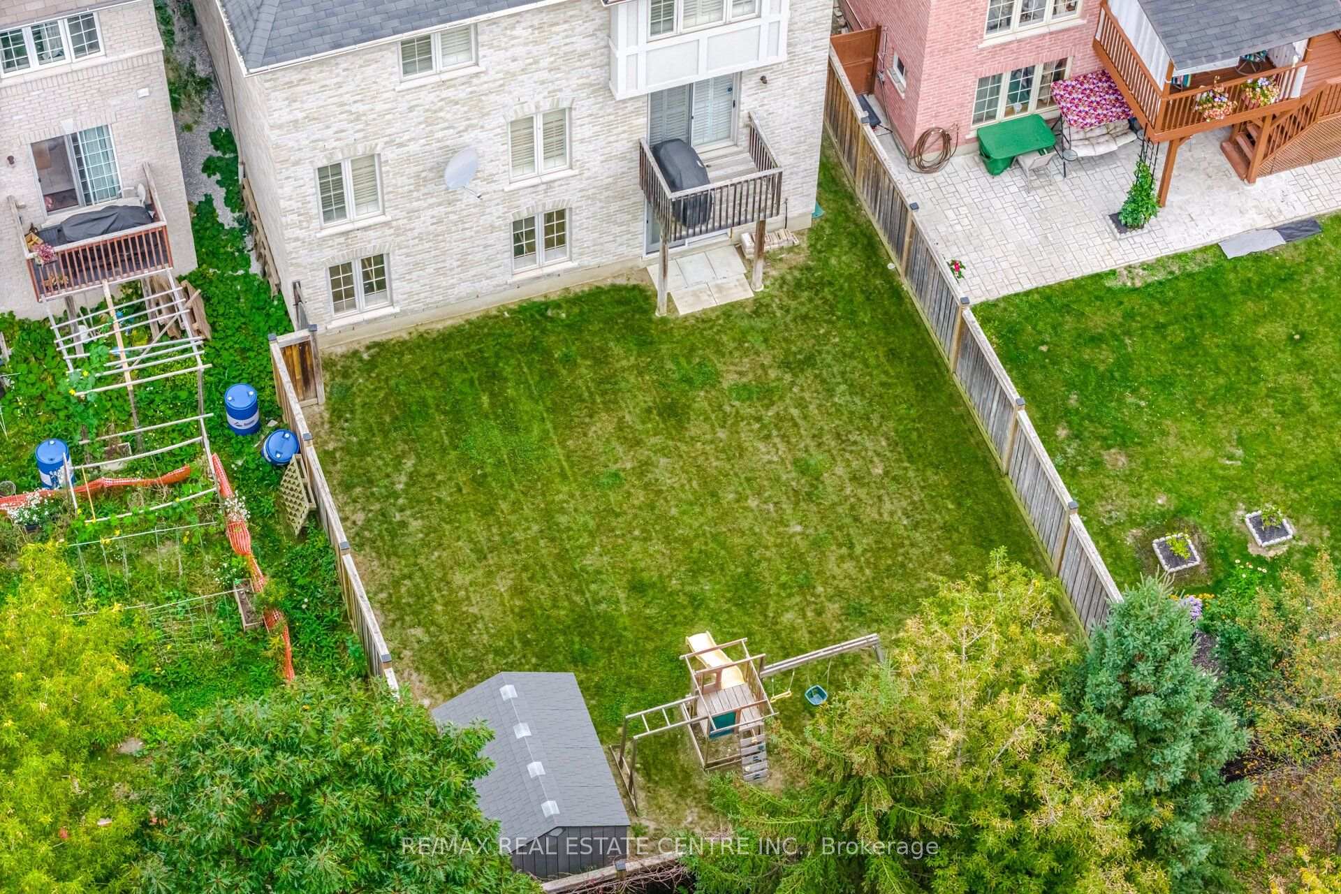 Photo 48 of 33 Mosely Crescent, Ajax, Central East — HOMEH