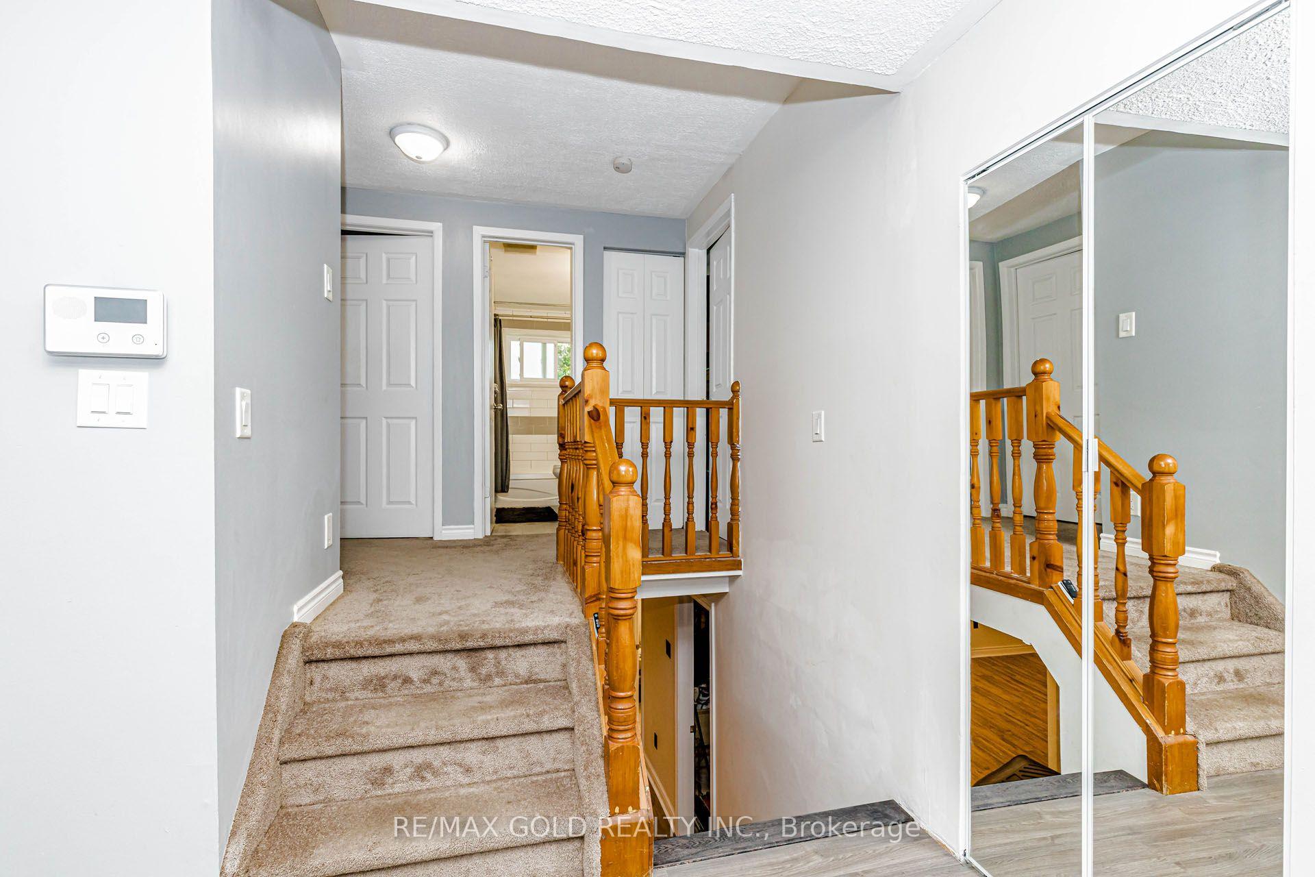 Photo 10 of 44 Deloraine Drive, Brampton, Southgate — HOMEH