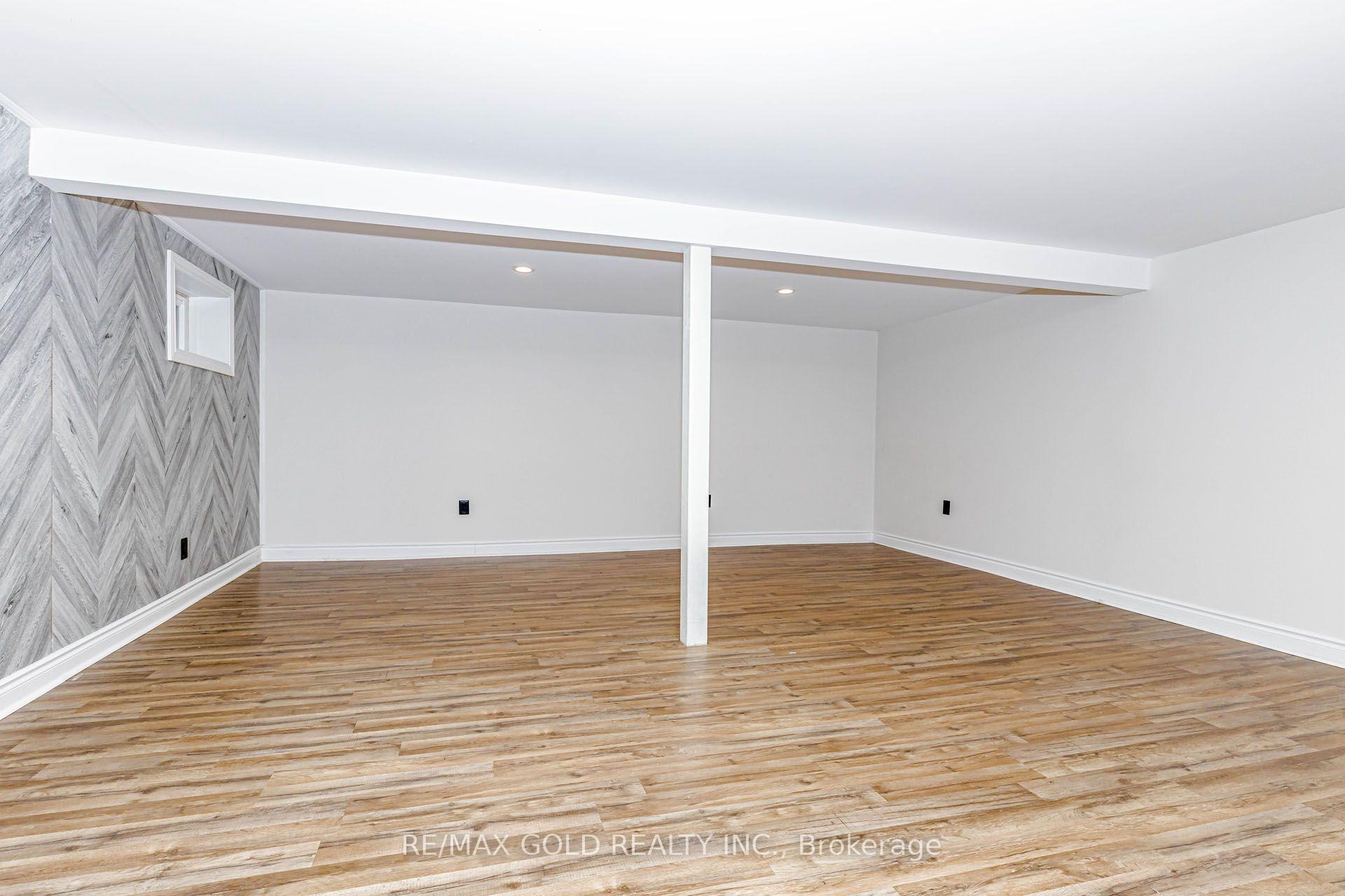 Photo 16 of 44 Deloraine Drive, Brampton, Southgate — HOMEH