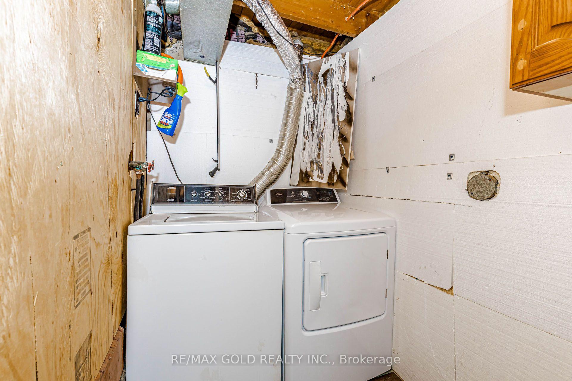 Photo 21 of 44 Deloraine Drive, Brampton, Southgate — HOMEH