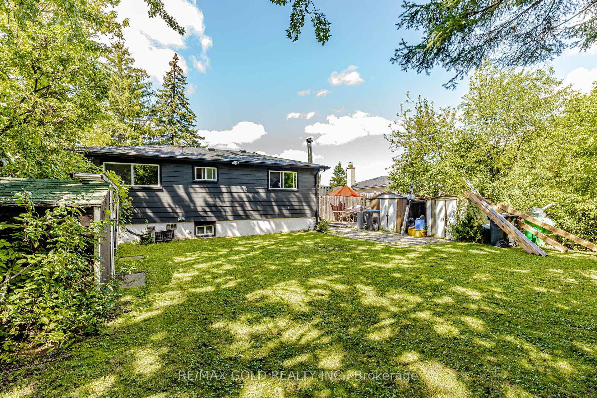 Photo 23 of 44 Deloraine Drive, Brampton, Southgate — HOMEH