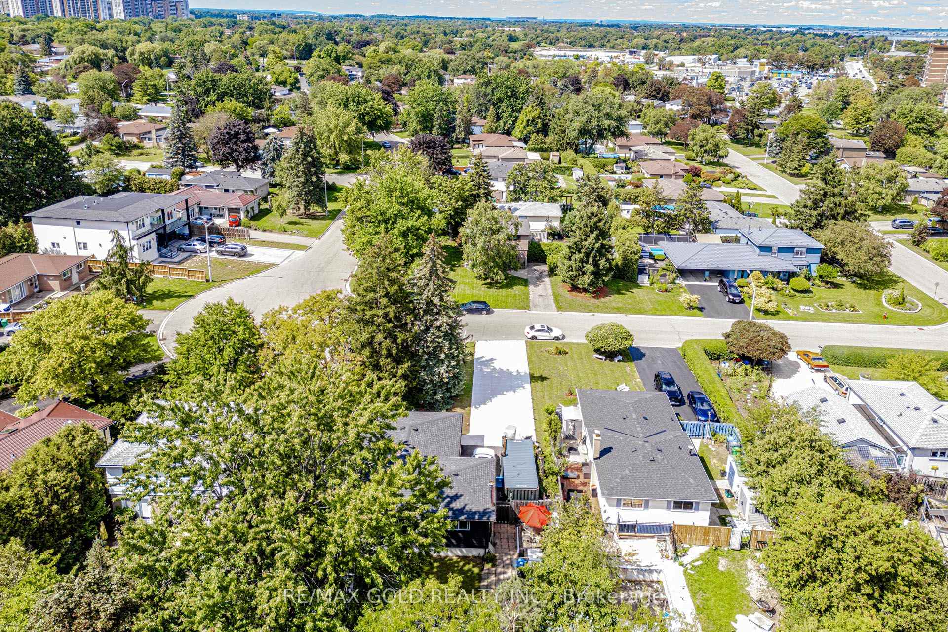 Photo 27 of 44 Deloraine Drive, Brampton, Southgate — HOMEH