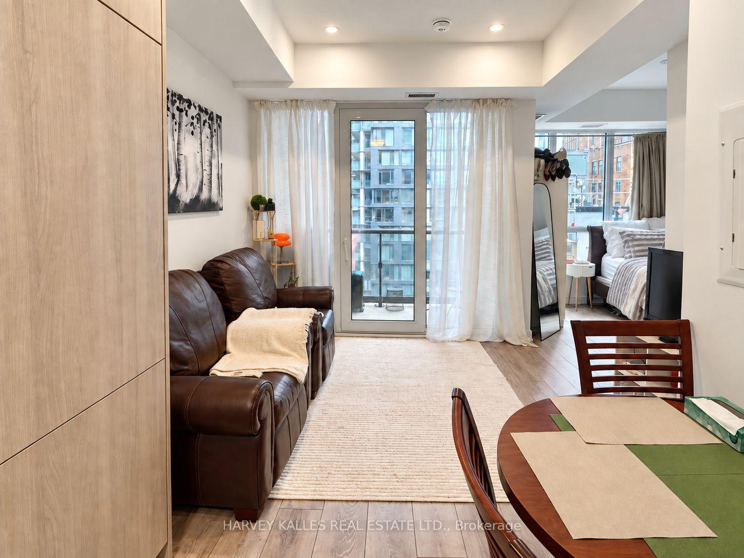 Photo 4 of Unit 915, 108 Peter Street, Toronto, Waterfront Communities — HOMEH