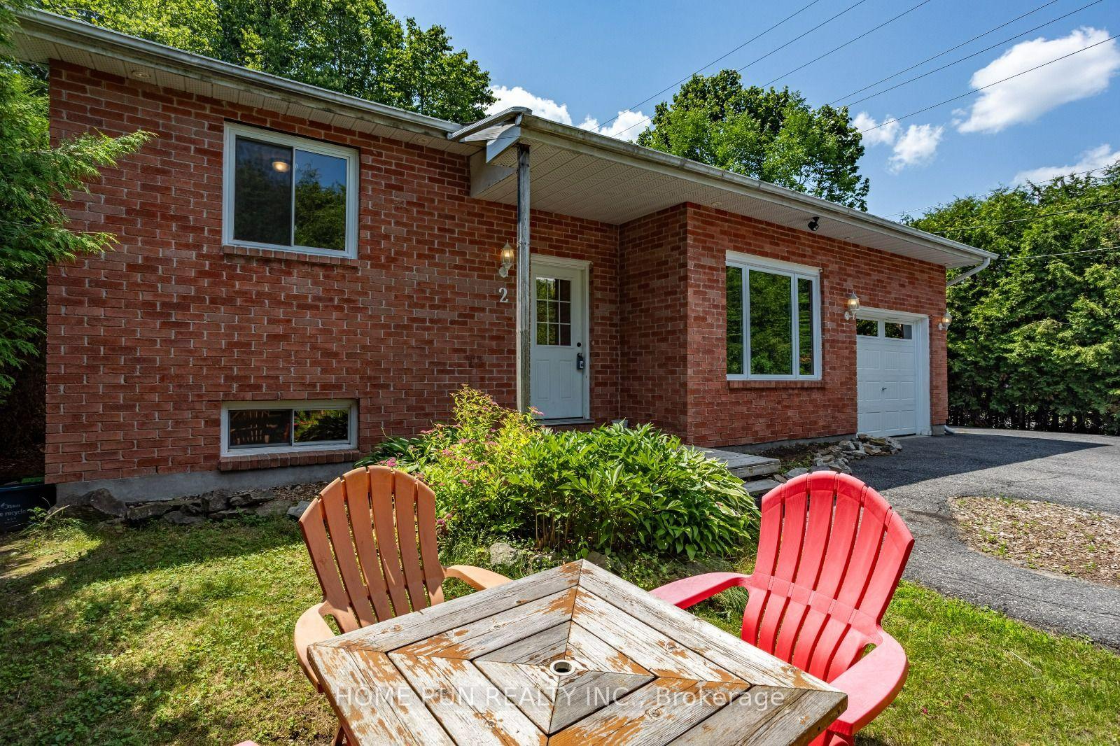 Photo 3 of 2 Caribou Avenue, Ottawa, Stittsville (South) — HOMEH