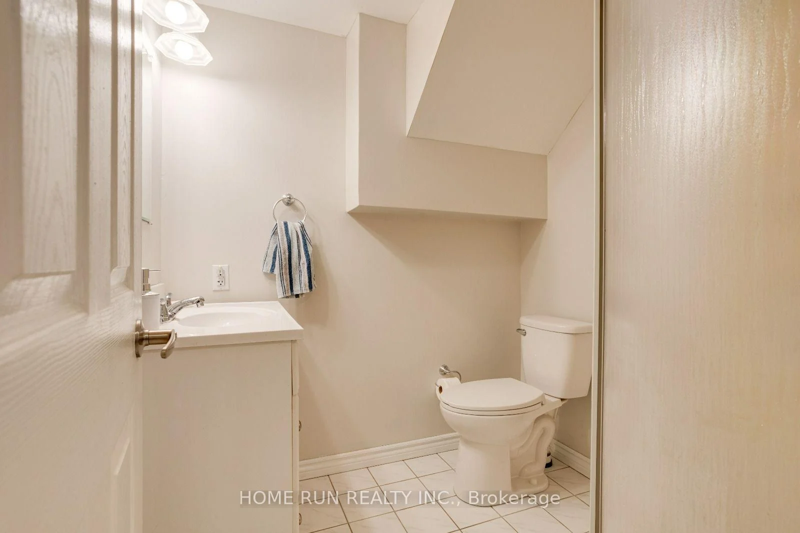 Photo 54 of 2 Caribou Avenue, Ottawa, Stittsville (South) — HOMEH