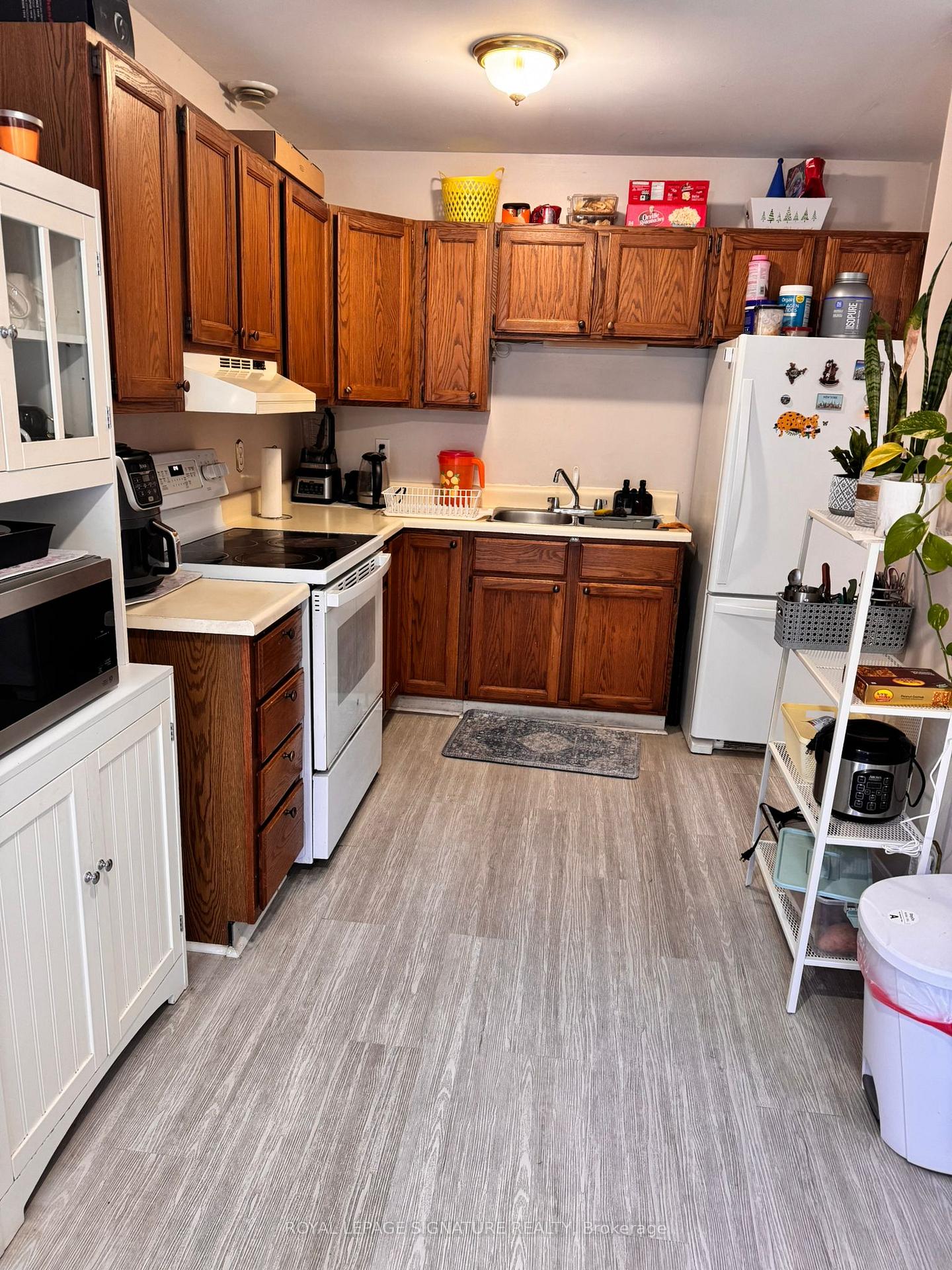 Photo 6 of Unit 32, 31 Parkview Drive, Orangeville — HOMEH