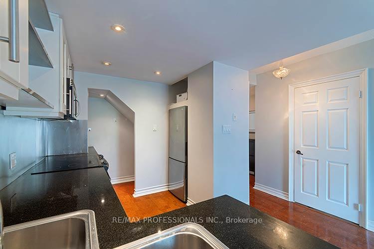 Photo 19 of Unit 702, 88 Charles Street E, Toronto, Church-Yonge Corridor — HOMEH