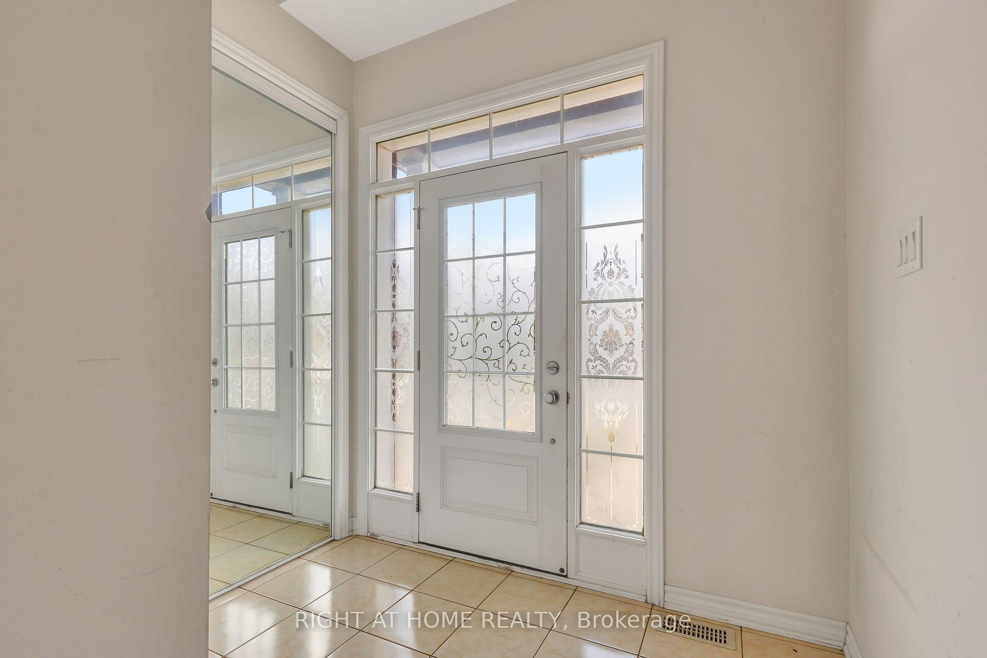 Photo 3 of 209 Rivertree Street, Ottawa, Kanata - Emerald Meadows/Trailwest — HOMEH