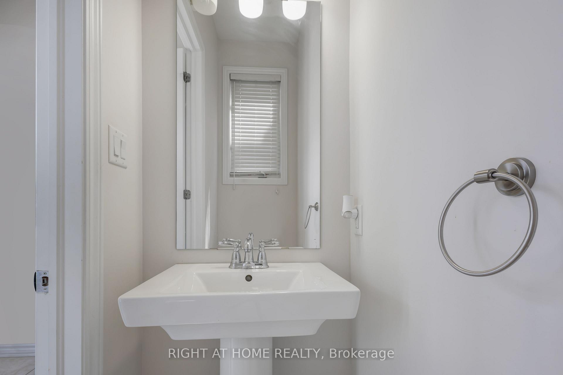 Photo 4 of 209 Rivertree Street, Ottawa, Kanata - Emerald Meadows/Trailwest — HOMEH