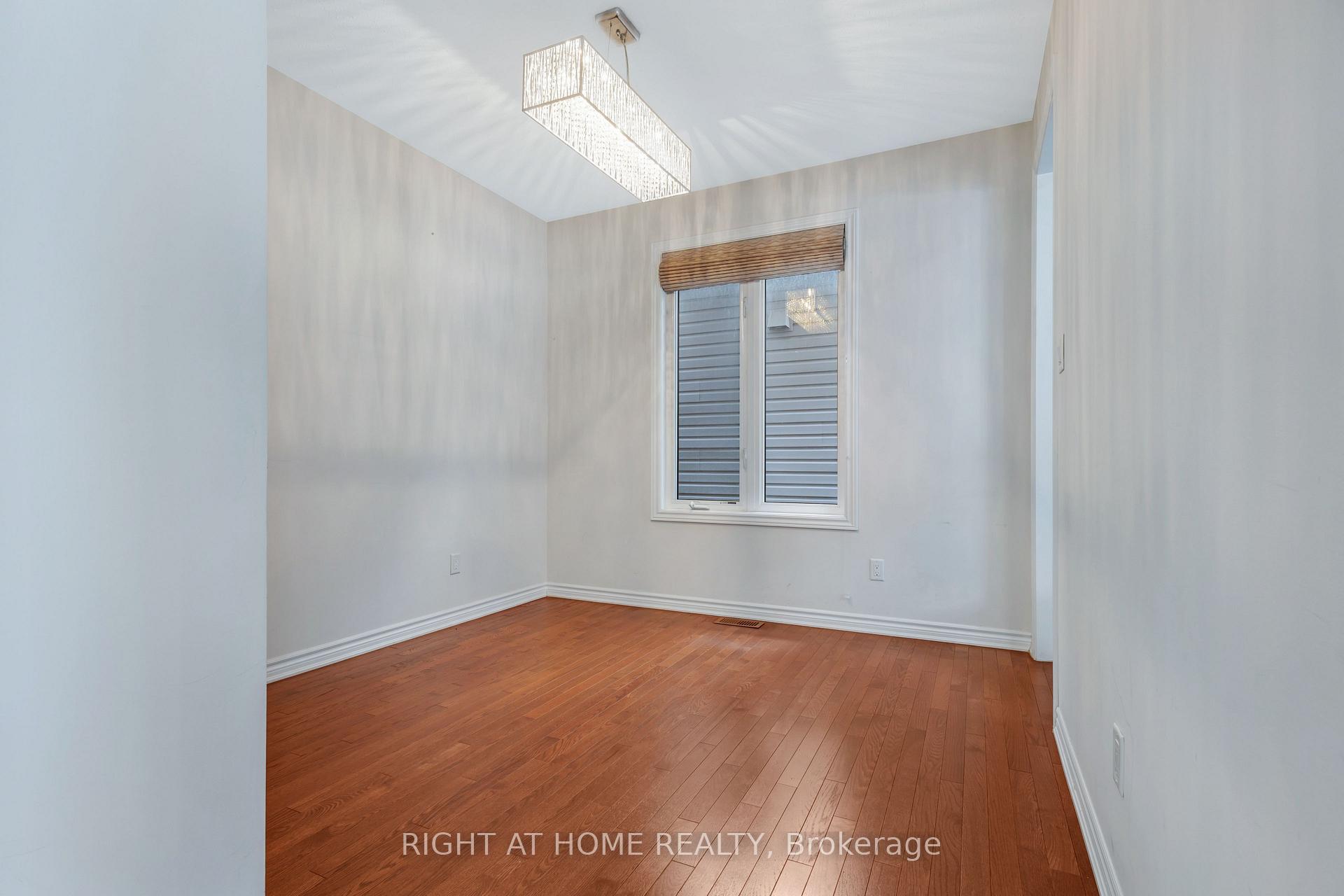 Photo 10 of 209 Rivertree Street, Ottawa, Kanata - Emerald Meadows/Trailwest — HOMEH