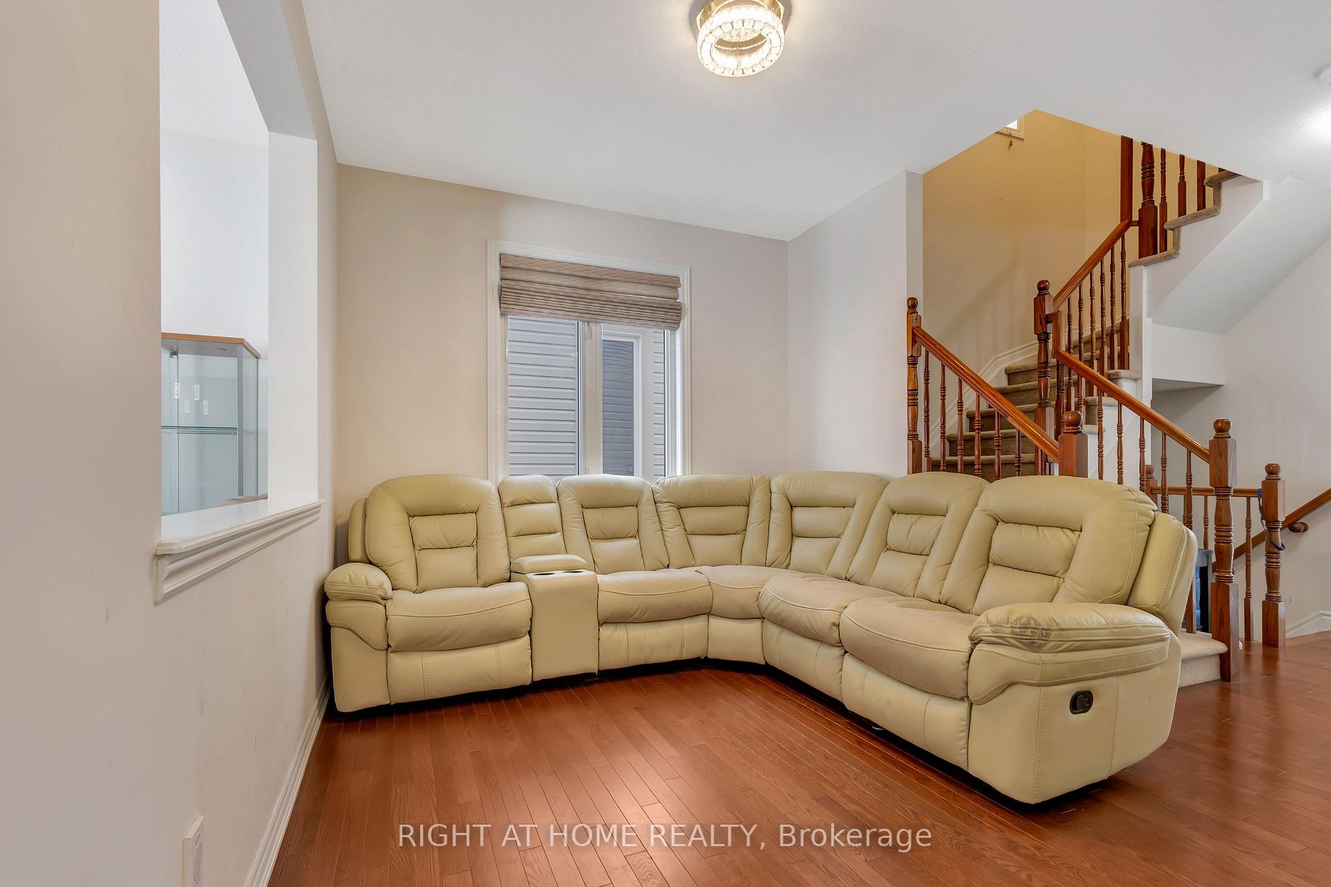 Photo 11 of 209 Rivertree Street, Ottawa, Kanata - Emerald Meadows/Trailwest — HOMEH