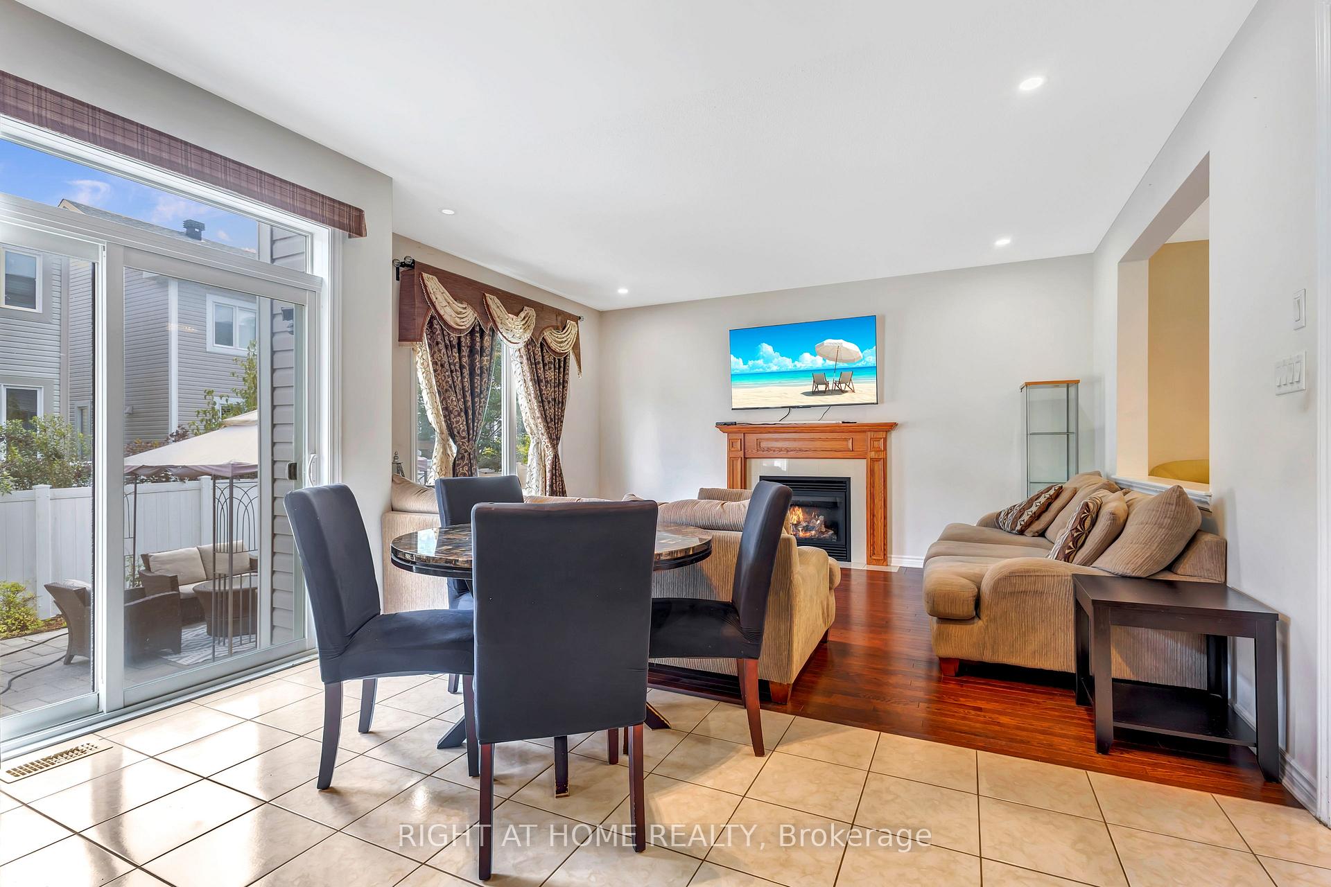 Photo 16 of 209 Rivertree Street, Ottawa, Kanata - Emerald Meadows/Trailwest — HOMEH