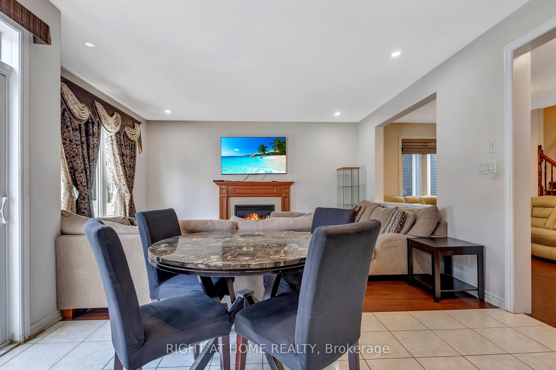 Photo 17 of 209 Rivertree Street, Ottawa, Kanata - Emerald Meadows/Trailwest — HOMEH