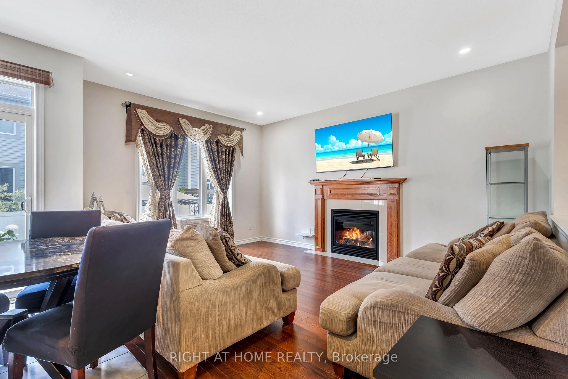 Photo 18 of 209 Rivertree Street, Ottawa, Kanata - Emerald Meadows/Trailwest — HOMEH