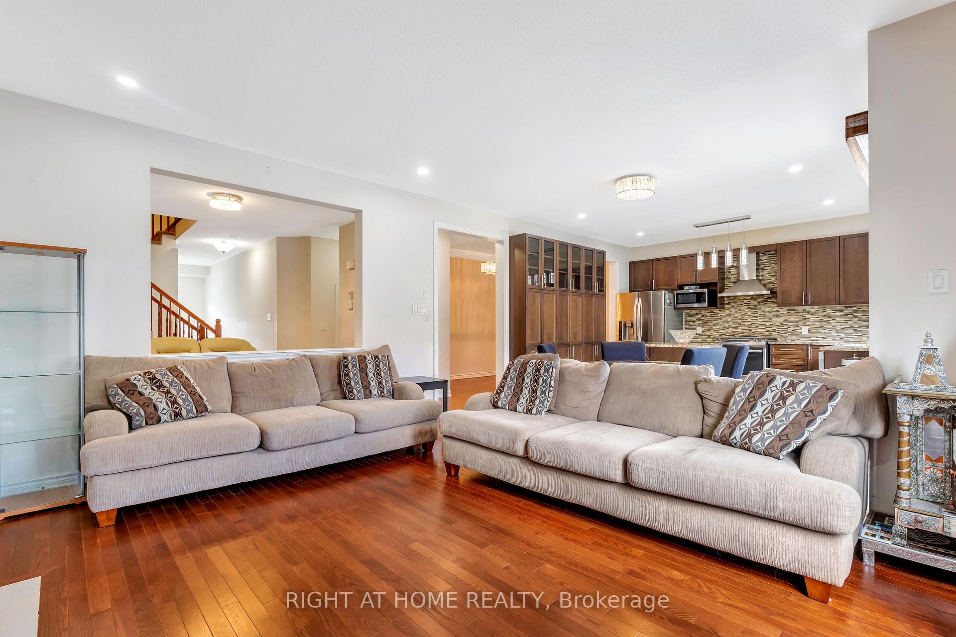 Photo 19 of 209 Rivertree Street, Ottawa, Kanata - Emerald Meadows/Trailwest — HOMEH