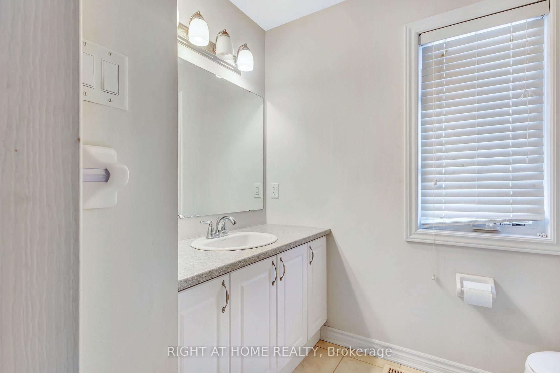 Photo 22 of 209 Rivertree Street, Ottawa, Kanata - Emerald Meadows/Trailwest — HOMEH