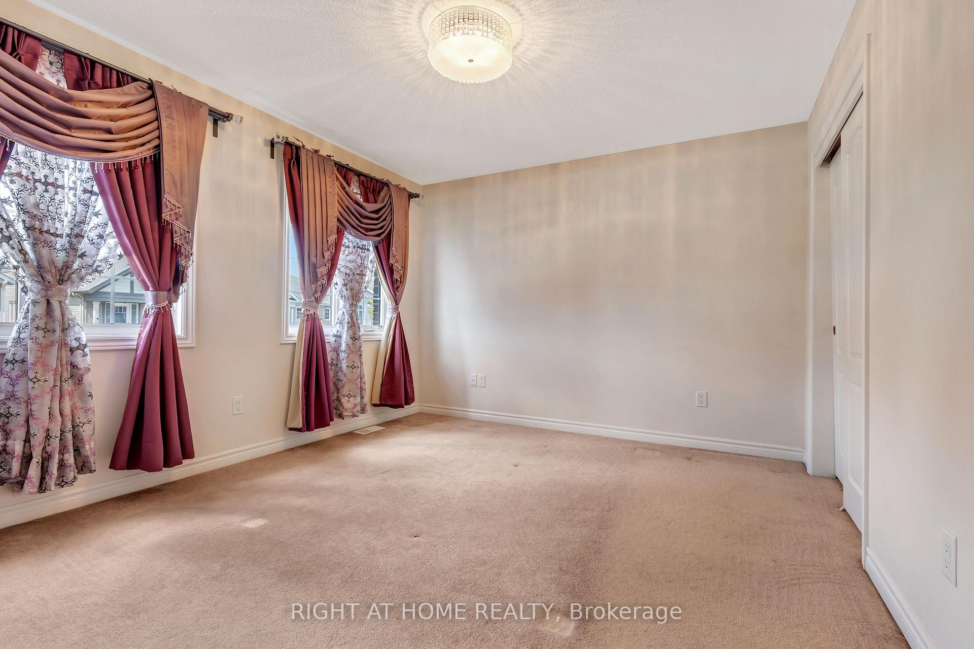 Photo 25 of 209 Rivertree Street, Ottawa, Kanata - Emerald Meadows/Trailwest — HOMEH
