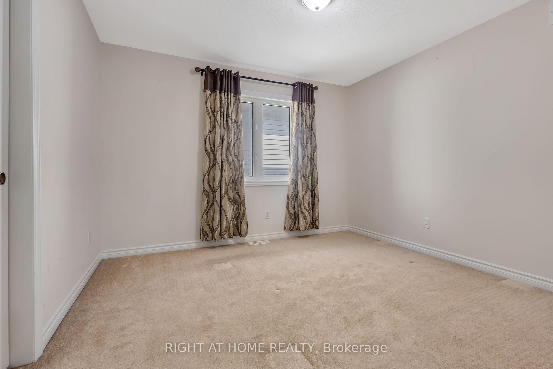 Photo 28 of 209 Rivertree Street, Ottawa, Kanata - Emerald Meadows/Trailwest — HOMEH