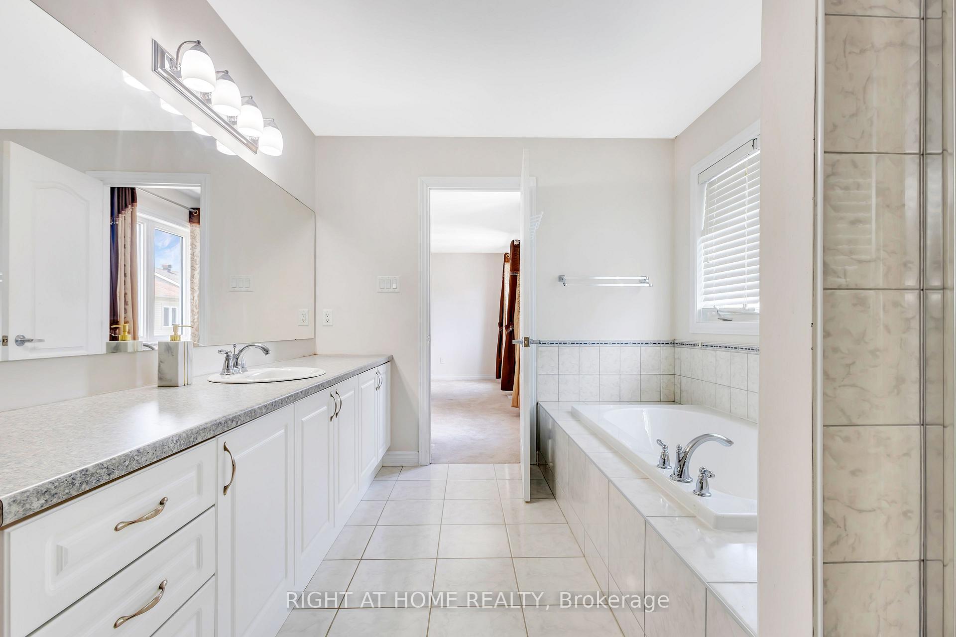 Photo 39 of 209 Rivertree Street, Ottawa, Kanata - Emerald Meadows/Trailwest — HOMEH
