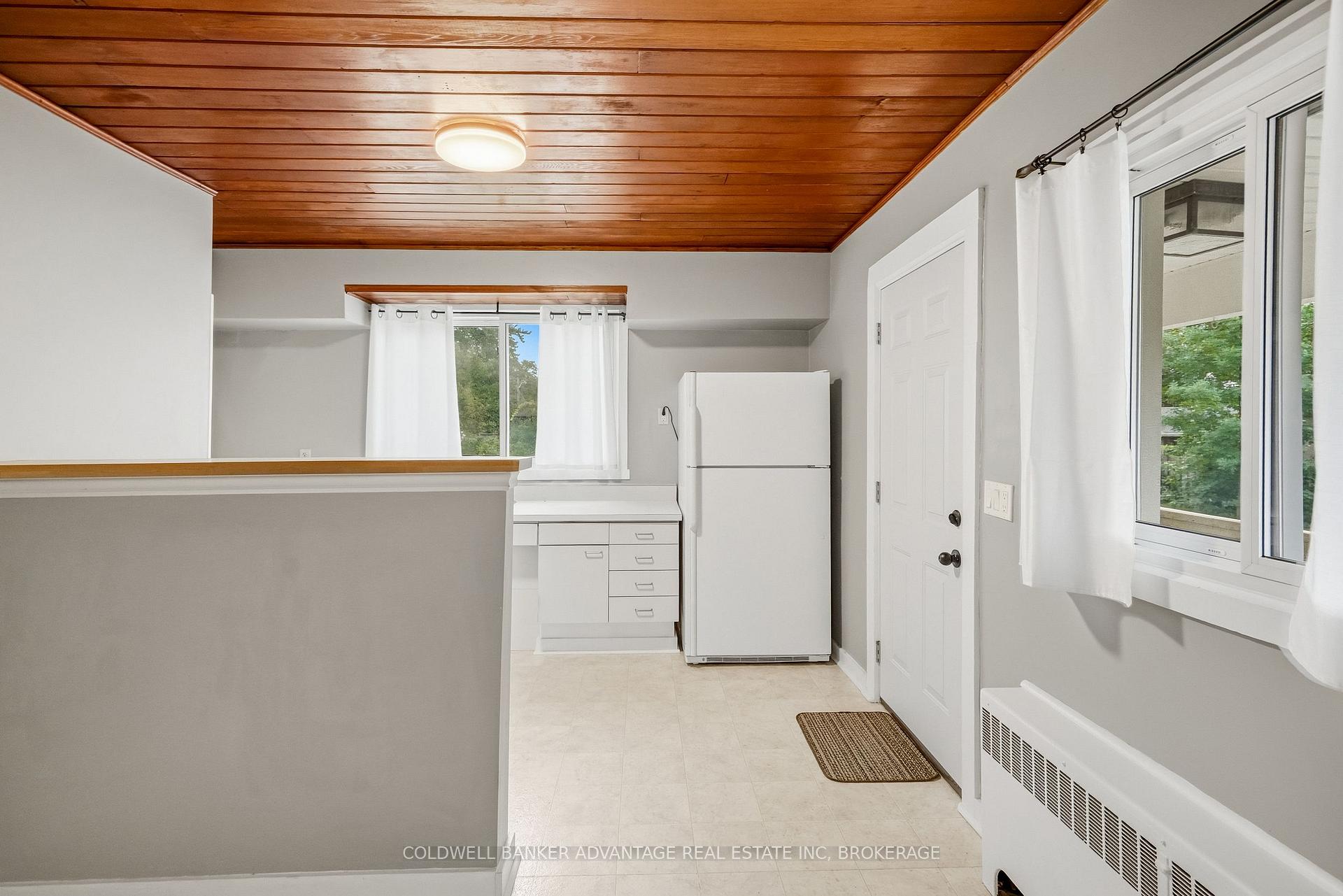 Photo 10 of 368 Niagara Street, Welland, Prince Charles — HOMEH