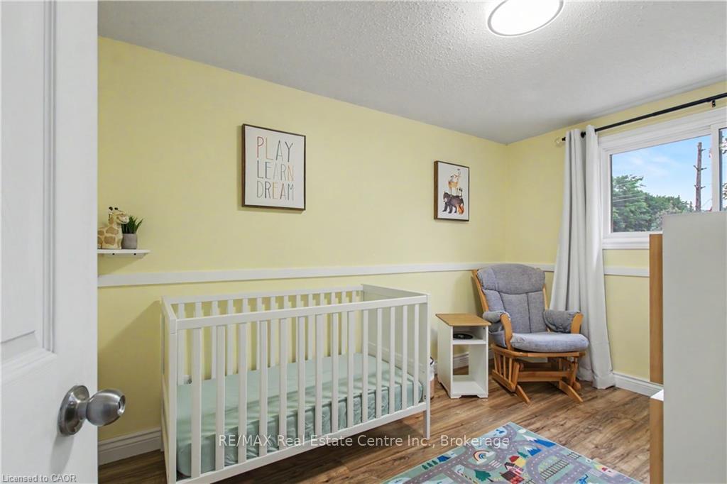 Photo 13 of 484B Red Fox Road, Waterloo, Colonial Acres — HOMEH