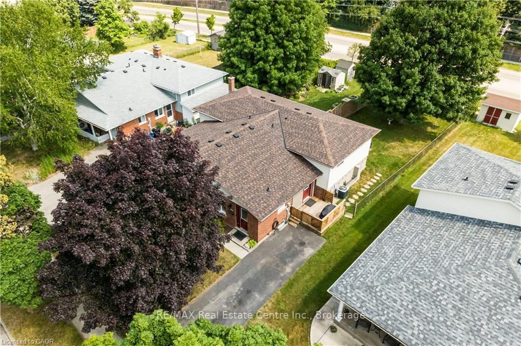 Photo 18 of 484B Red Fox Road, Waterloo, Colonial Acres — HOMEH