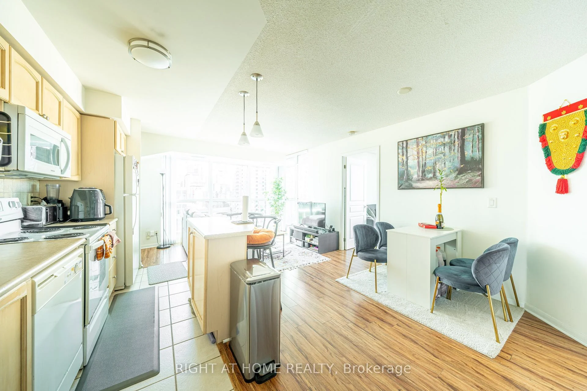 Photo of Unit 1405, 18 Yonge Street
