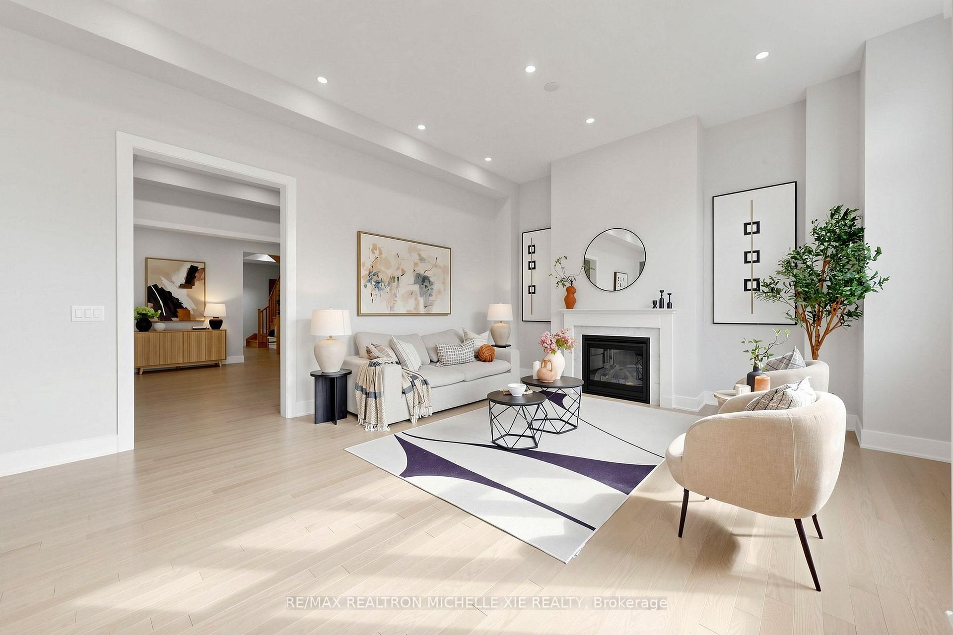 Photo 3 of 9 Nanhai Avenue, Markham, Angus Glen — HOMEH