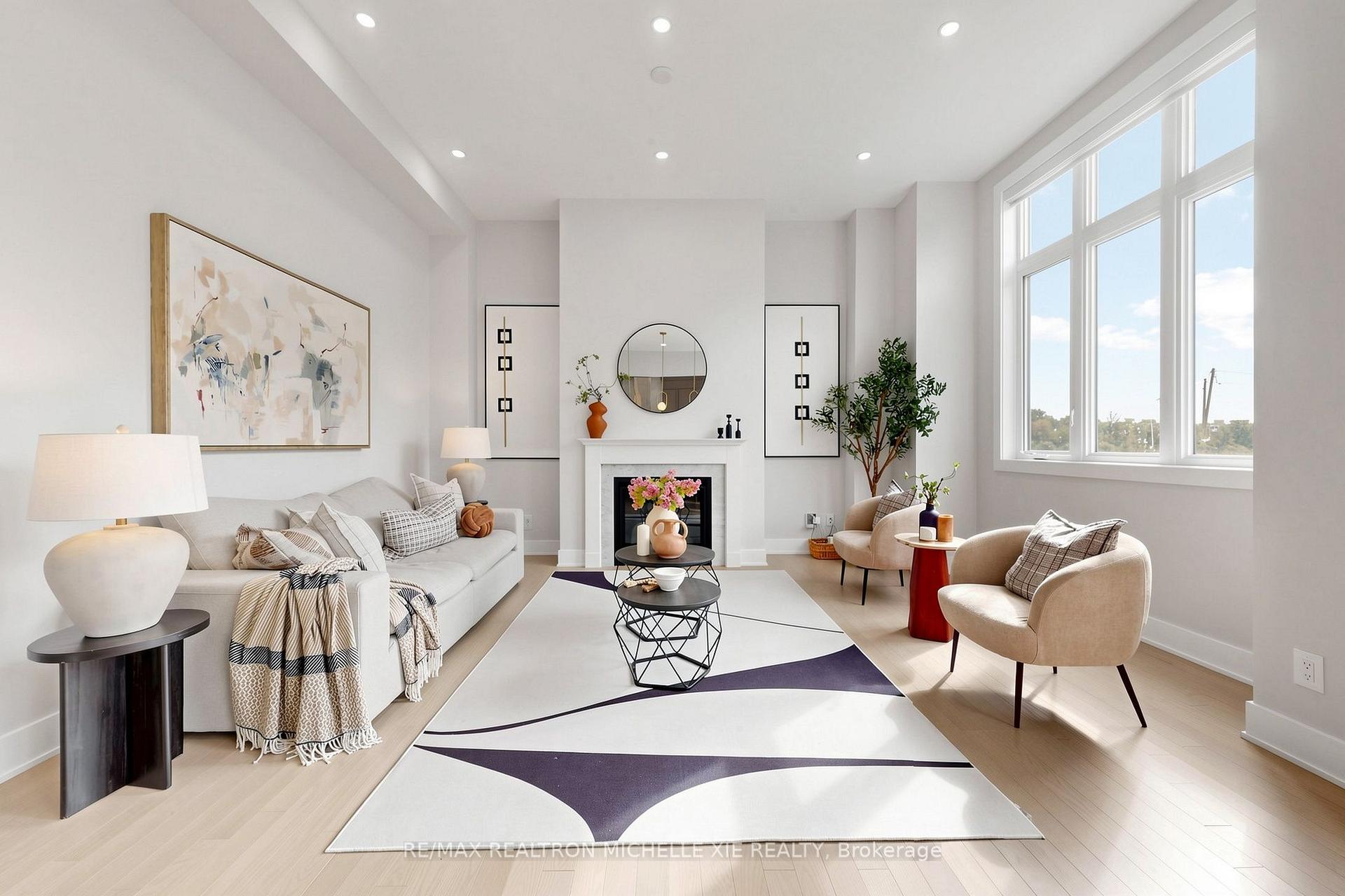 Photo 4 of 9 Nanhai Avenue, Markham, Angus Glen — HOMEH