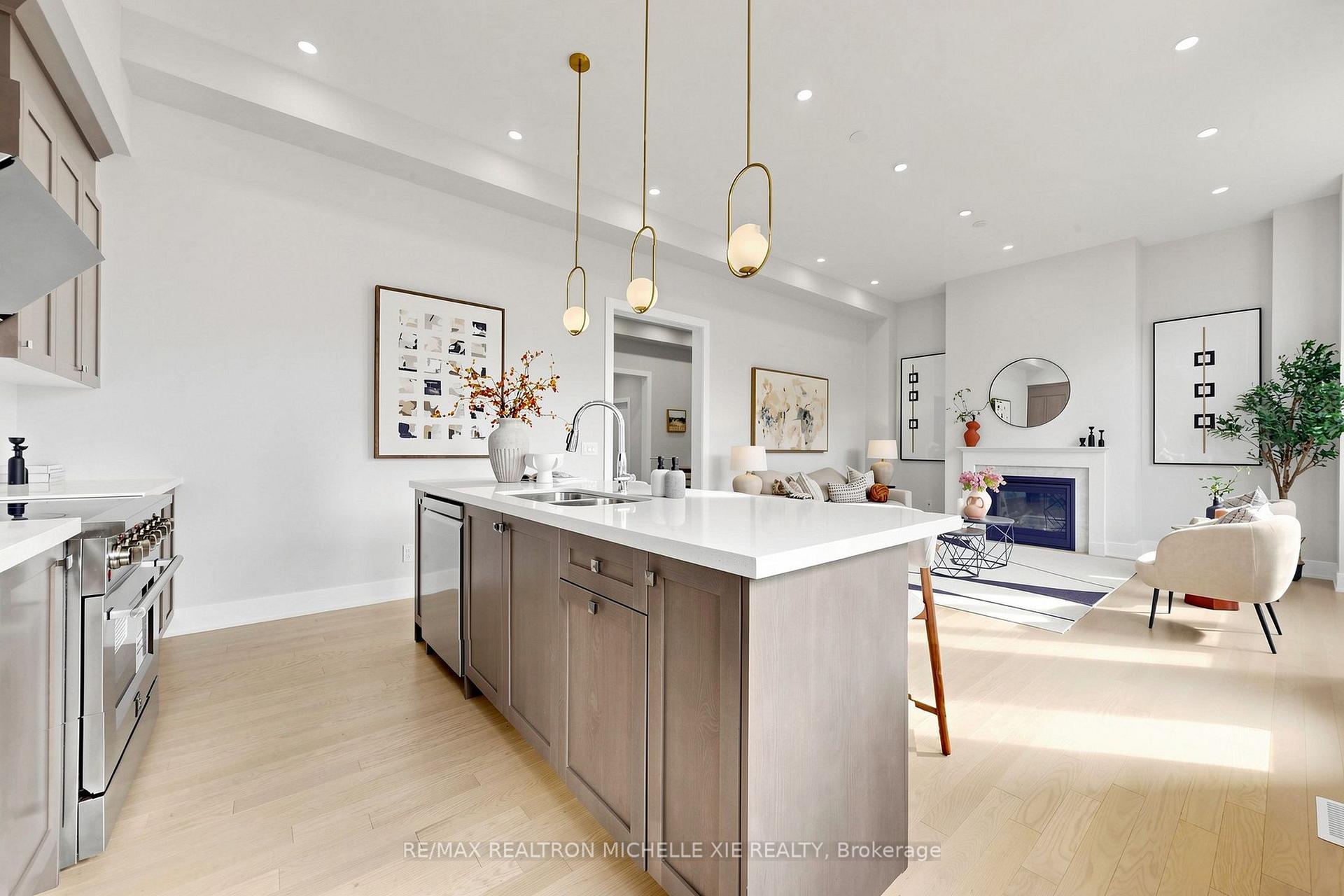 Photo 5 of 9 Nanhai Avenue, Markham, Angus Glen — HOMEH