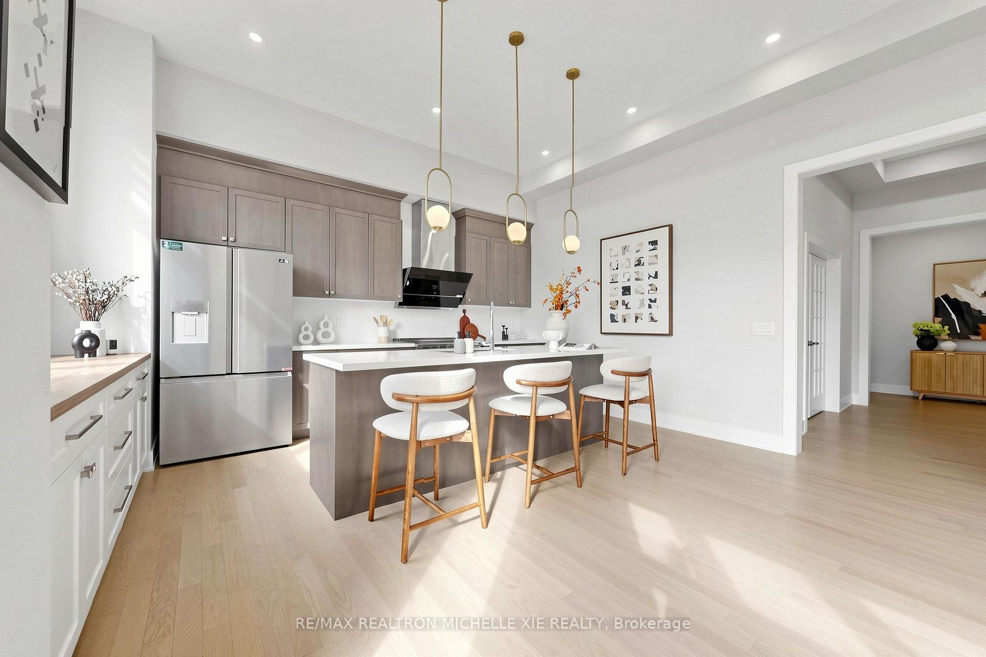 Photo 10 of 9 Nanhai Avenue, Markham, Angus Glen — HOMEH