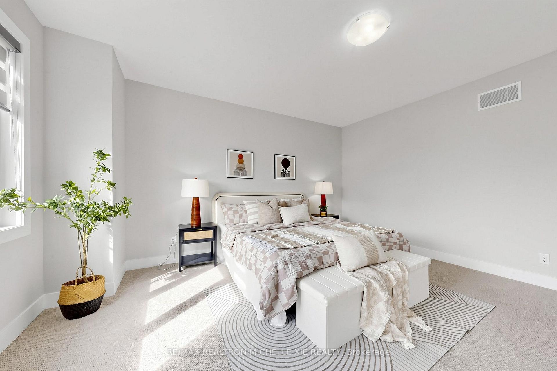 Photo 26 of 9 Nanhai Avenue, Markham, Angus Glen — HOMEH