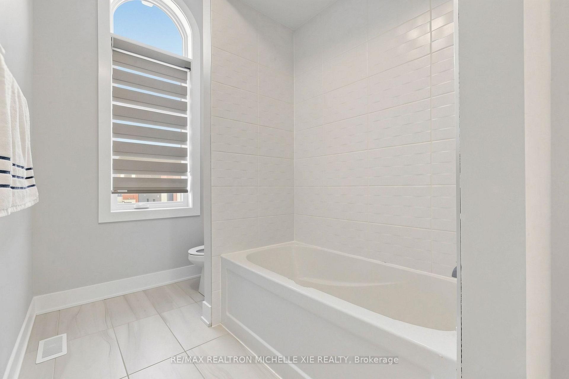Photo 33 of 9 Nanhai Avenue, Markham, Angus Glen — HOMEH