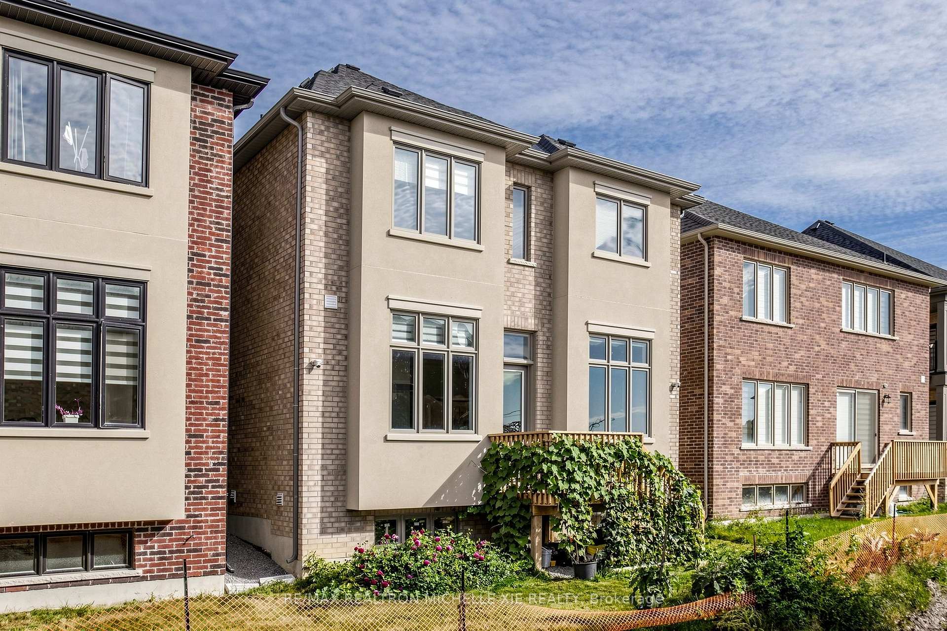 Photo 44 of 9 Nanhai Avenue, Markham, Angus Glen — HOMEH