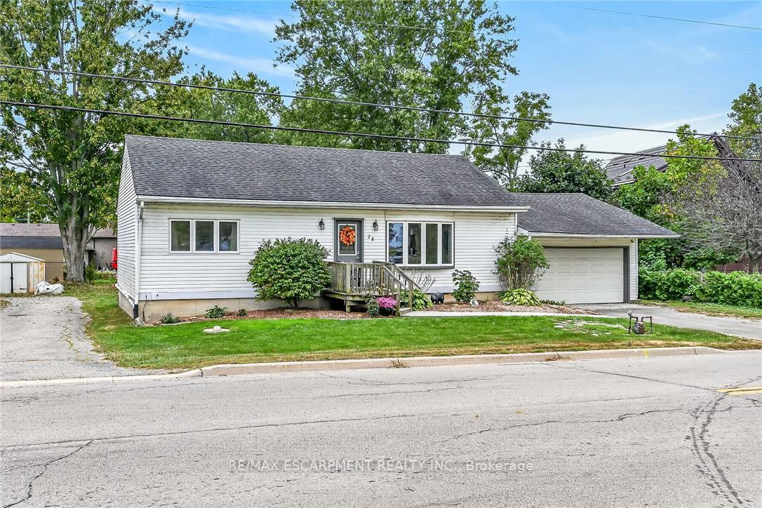 Photo of 28 Nelles Street E