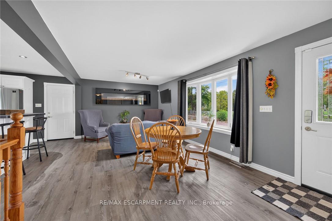 Photo 9 of 28 Nelles Street E, Haldimand — HOMEH