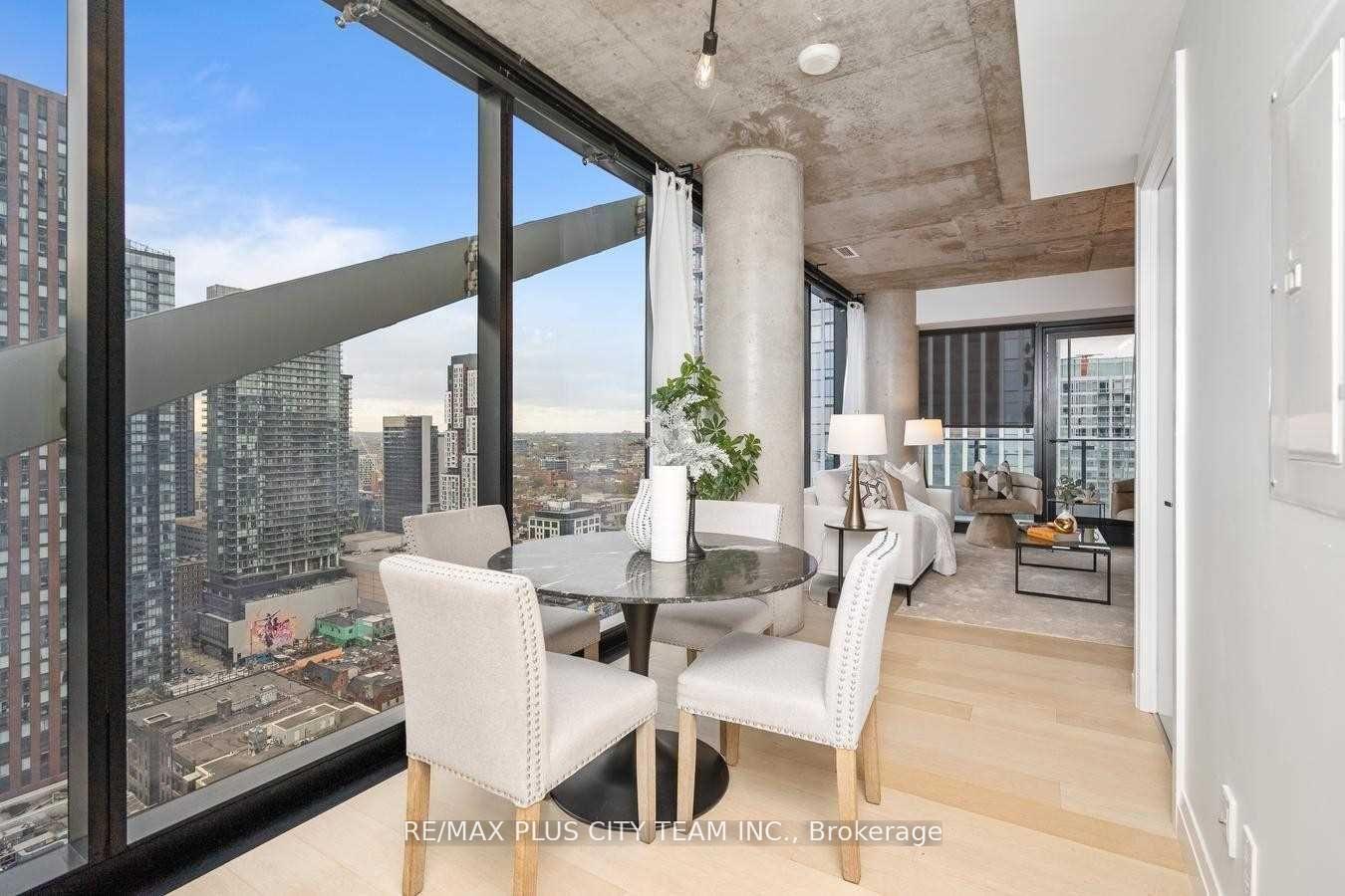 Photo 4 of Unit 2701, 224 King Street W, Toronto, Waterfront Communities — HOMEH
