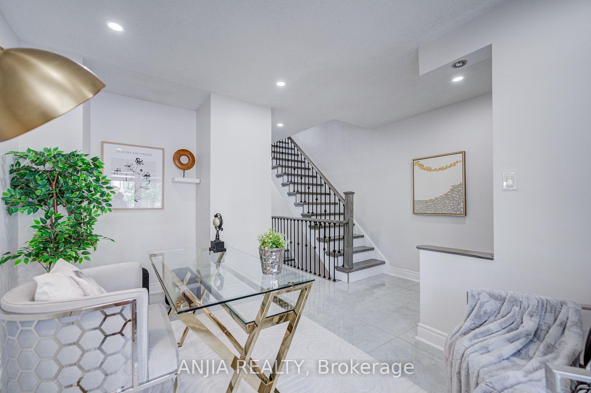 Photo 7 of 25 Galleria Parkway, Markham, Commerce Valley — HOMEH
