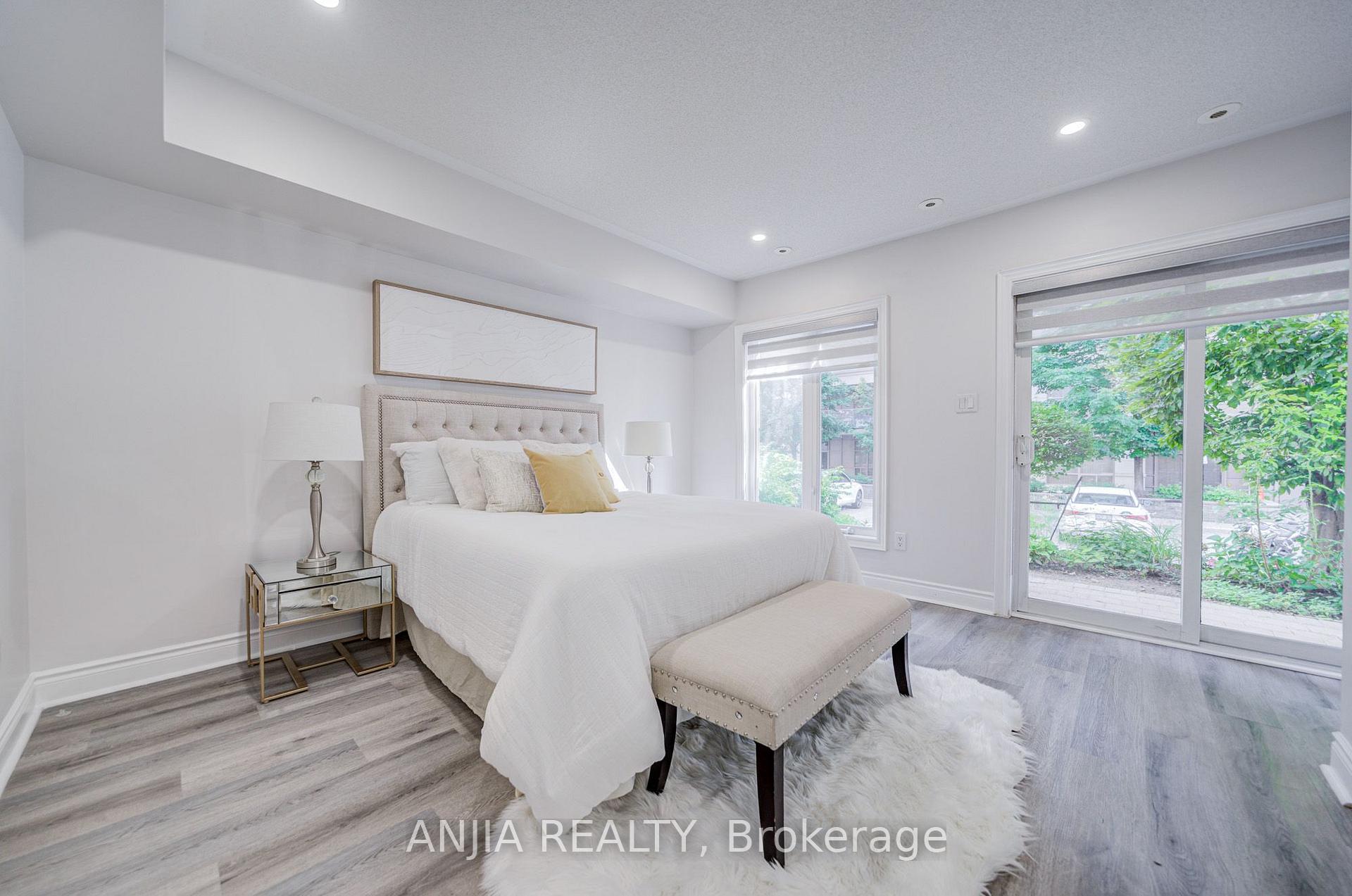 Photo 10 of 25 Galleria Parkway, Markham, Commerce Valley — HOMEH