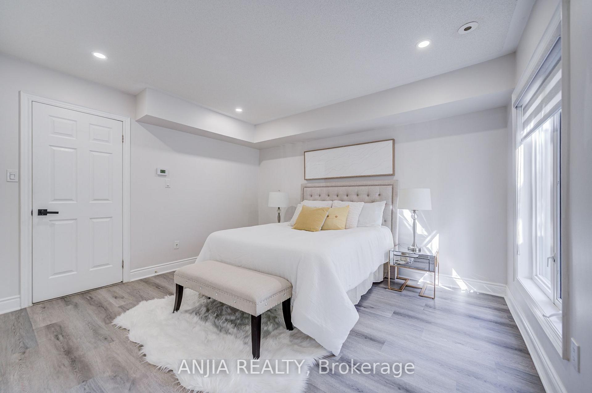 Photo 11 of 25 Galleria Parkway, Markham, Commerce Valley — HOMEH