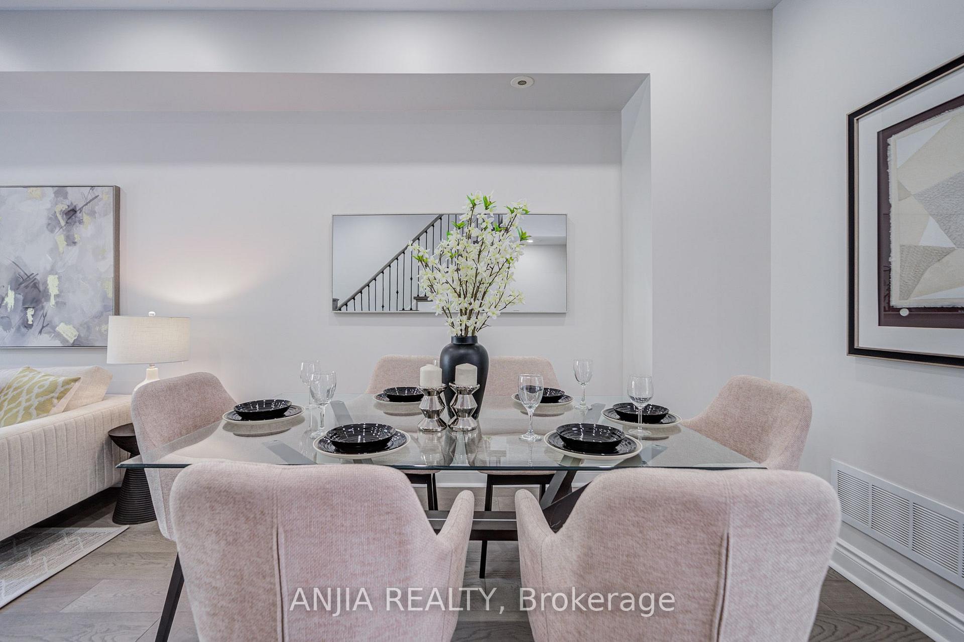 Photo 14 of 25 Galleria Parkway, Markham, Commerce Valley — HOMEH